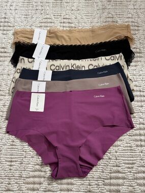 Calvin Klein Women’s Panties Size M